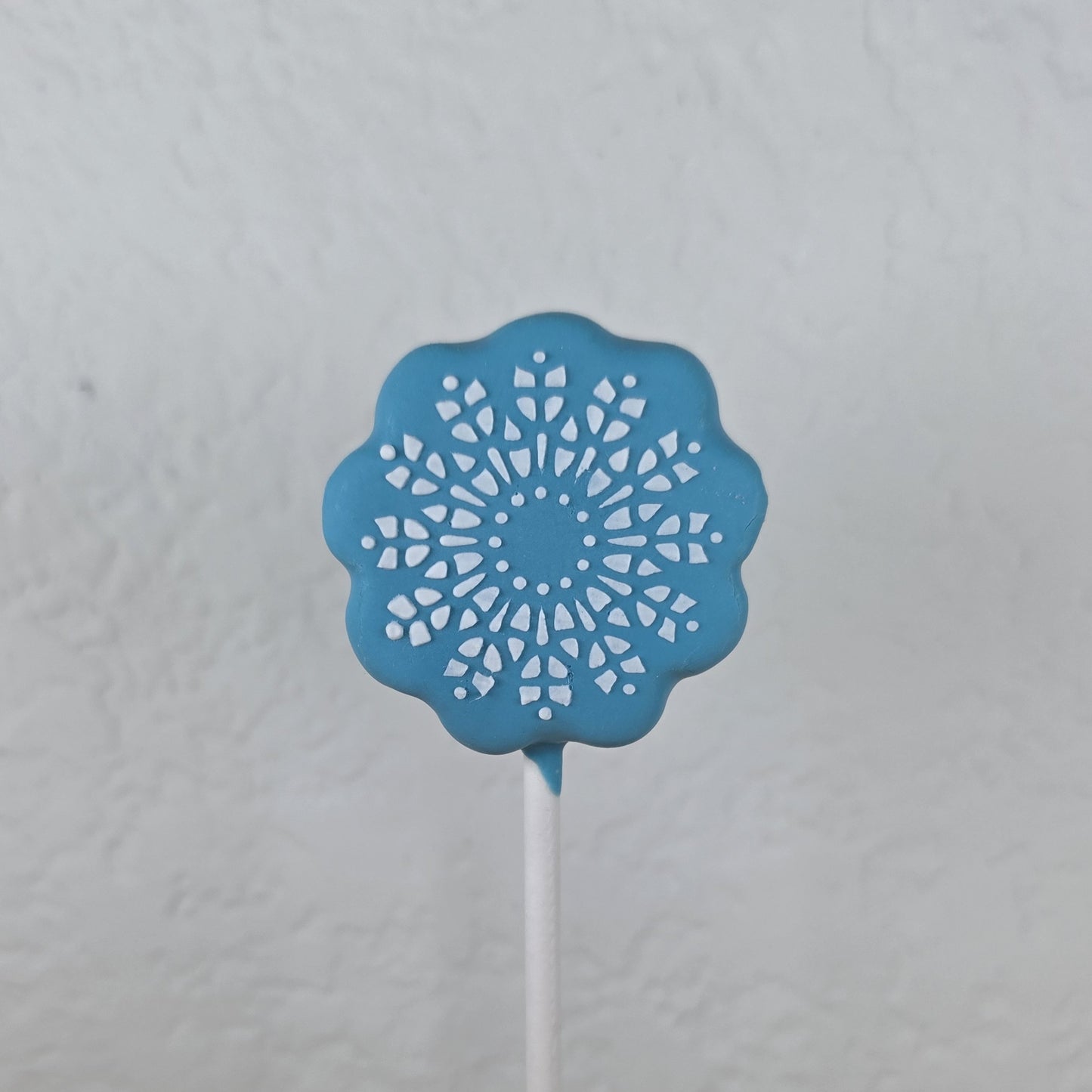 Scalloped Circle Cake Pop Cutter | Floral Cake Pop Design | Doily Pattern Cake Pops | Cutter + Stencil Option