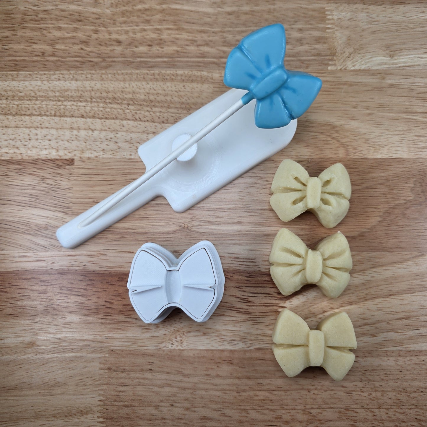 Bow Cake Pop Cutter