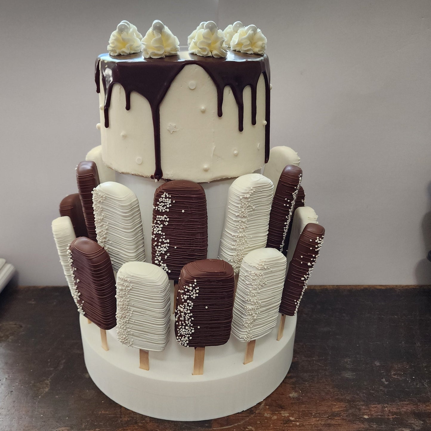 Cake and Cakesicle Tower that holds up to a 6" Cake and 2 Dozen Cakesicles