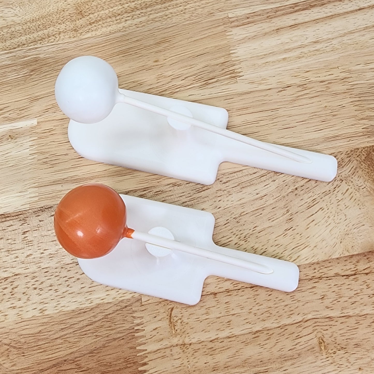 Individual Cake pop holder for decorating