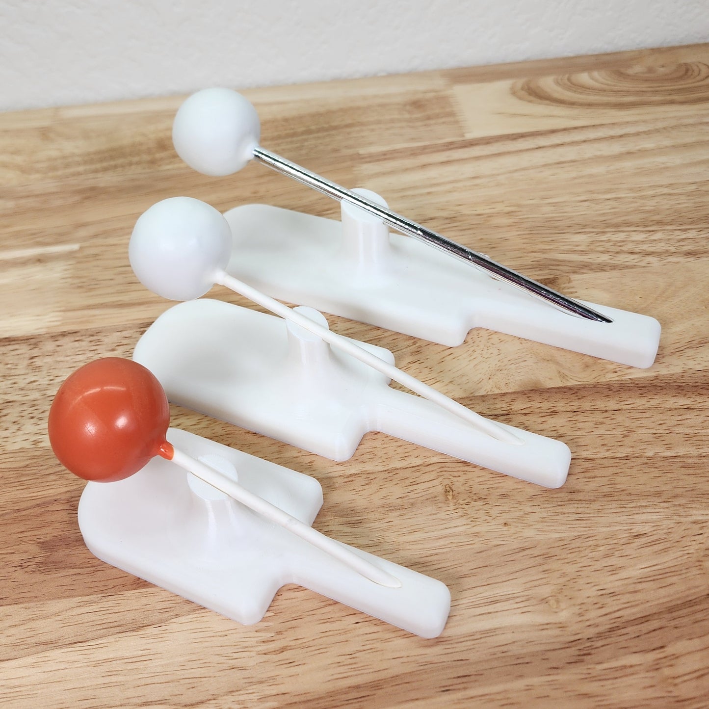 Individual Cake pop holder for decorating