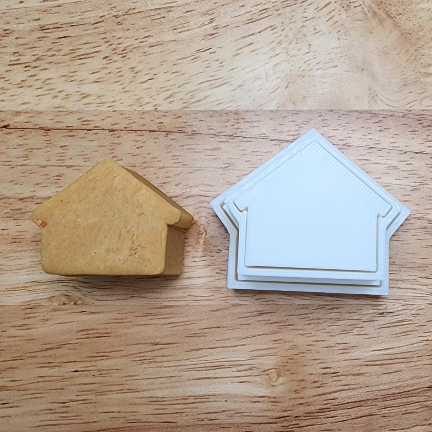 Ginger Bread House Cake Pop Cutter, Ginger Bread House cake pop press, Ginger Bread House Cake Pop mold