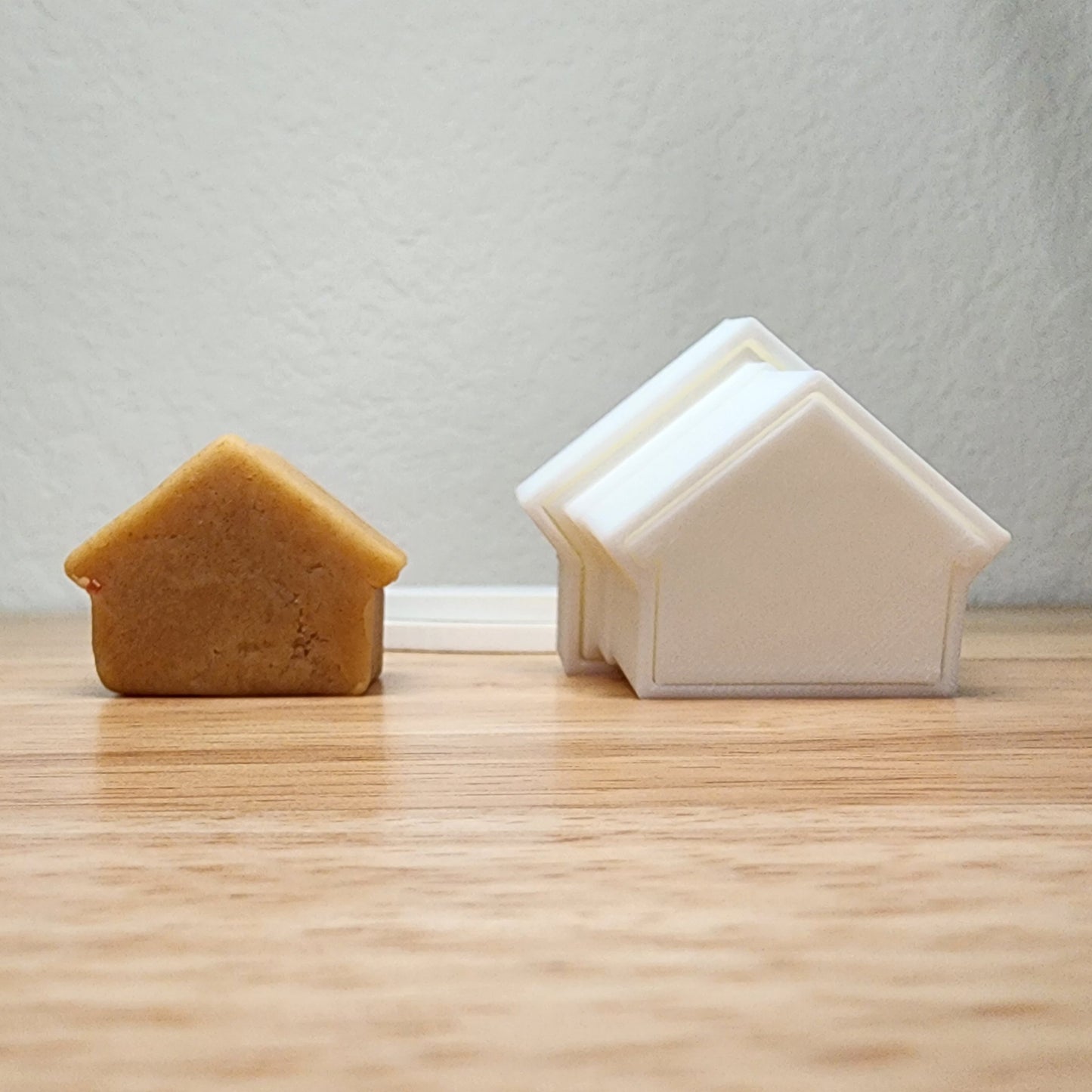 Ginger Bread House Cake Pop Cutter, Ginger Bread House cake pop press, Ginger Bread House Cake Pop mold