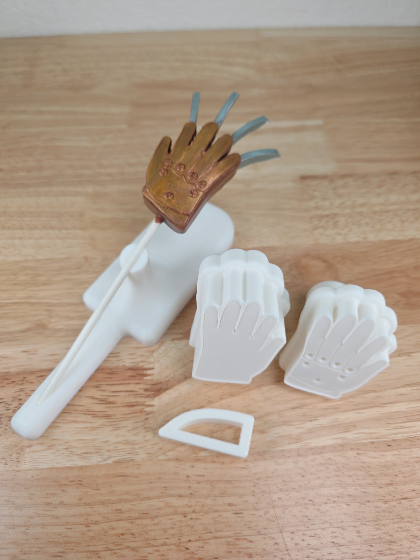 Slasher Glove Cake Pop Cutter Set