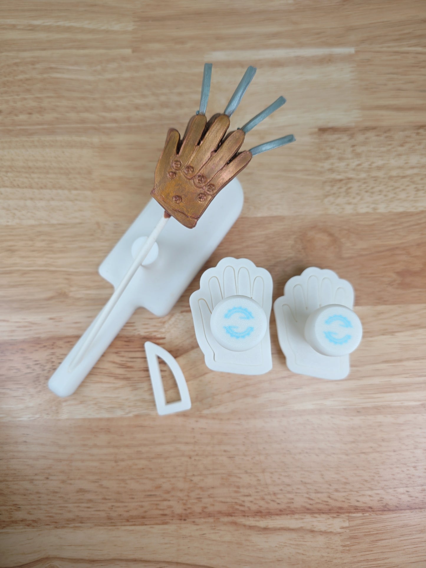 Slasher Glove Cake Pop Cutter Set