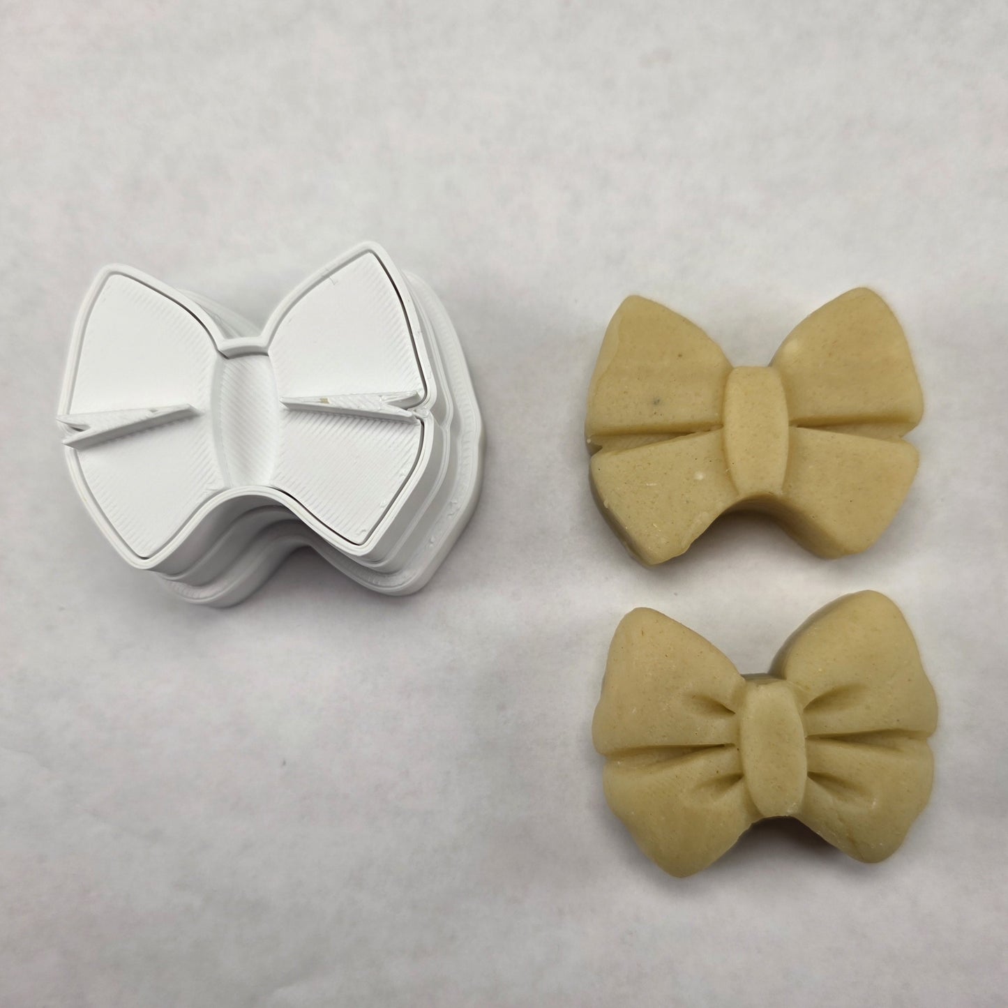 Bow & Bow Tie Cake Pop cutter