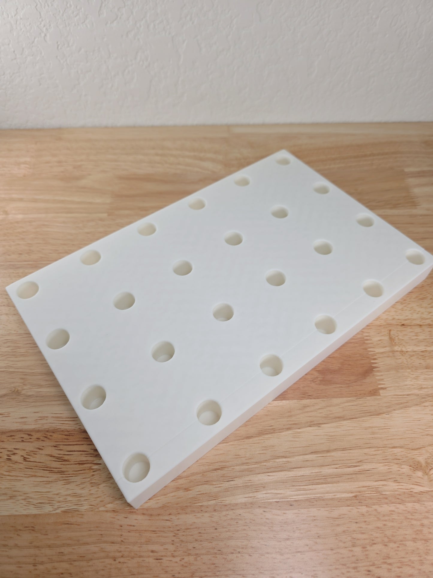 24 Hole Pretzel rod stand in white, with slight layer shift
