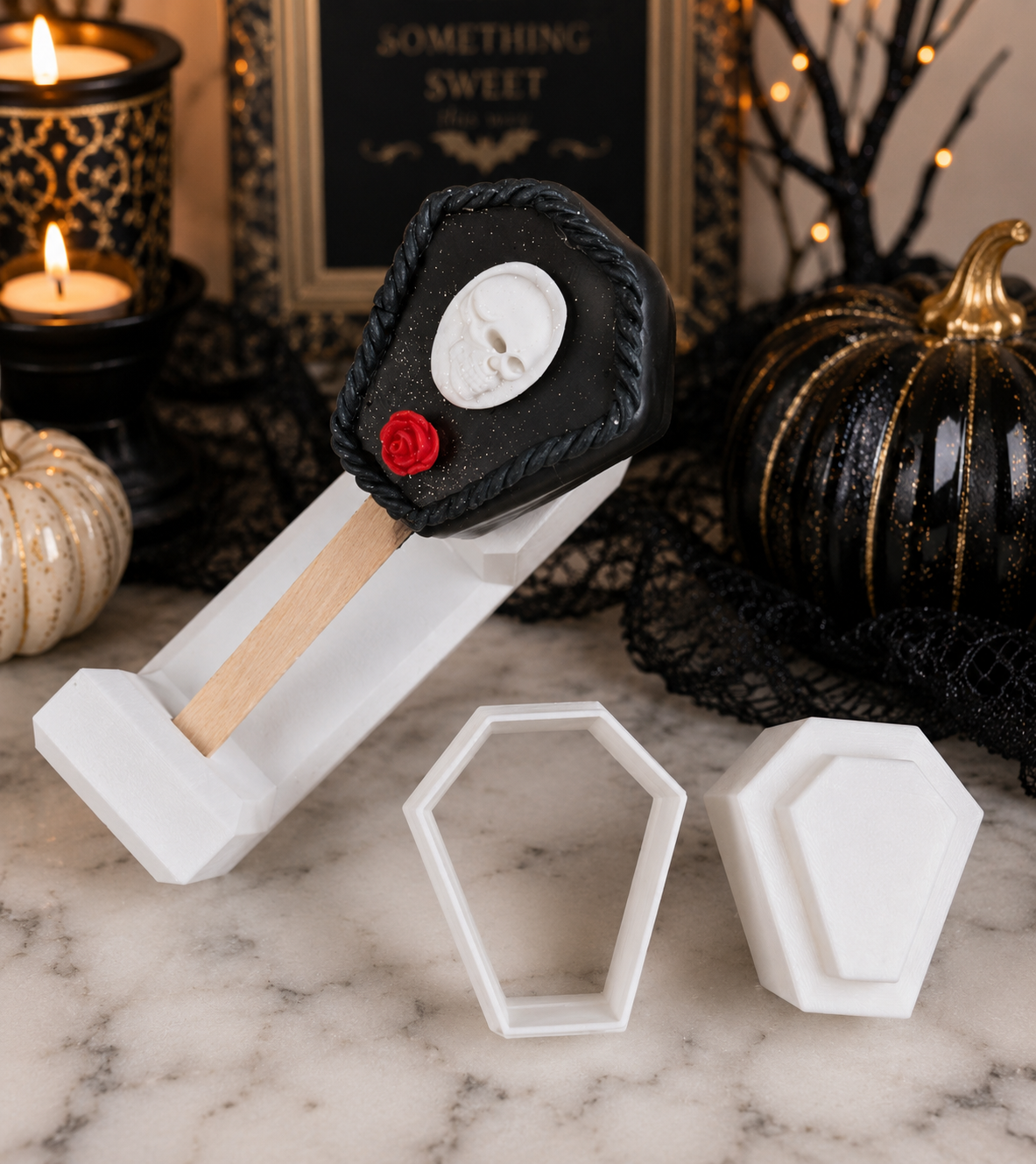 Coffin cakesicle cutter with cakesicle