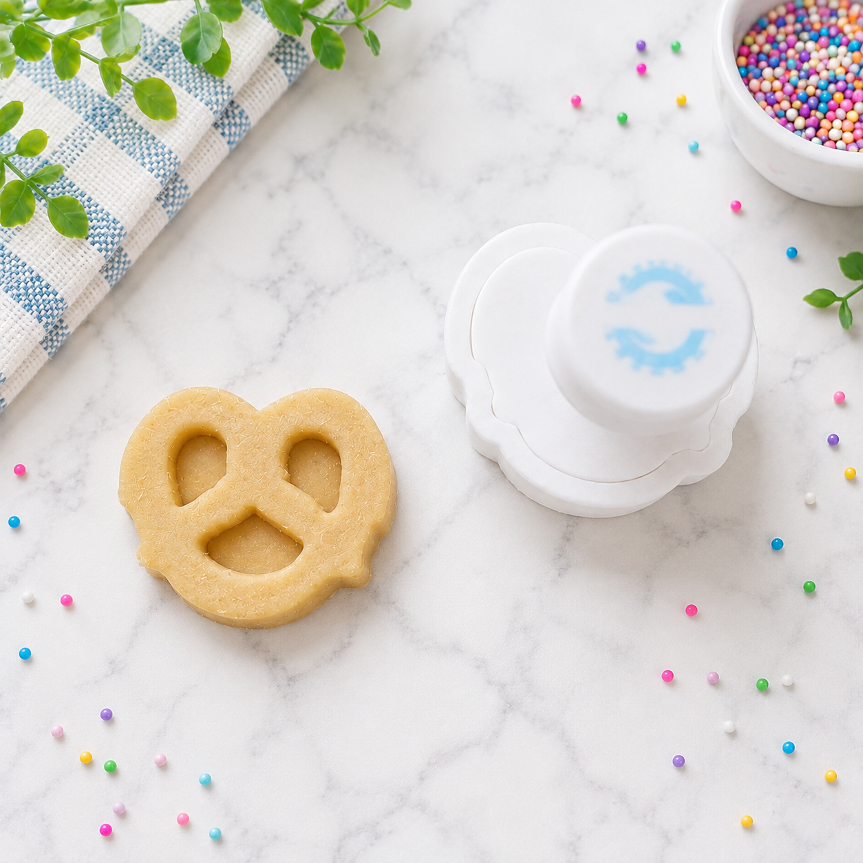 Pretzel Cake Pop Cutter with Matching Embossing Plunger | Cookie Dough, Fondant and Modeling Chocolate Tool