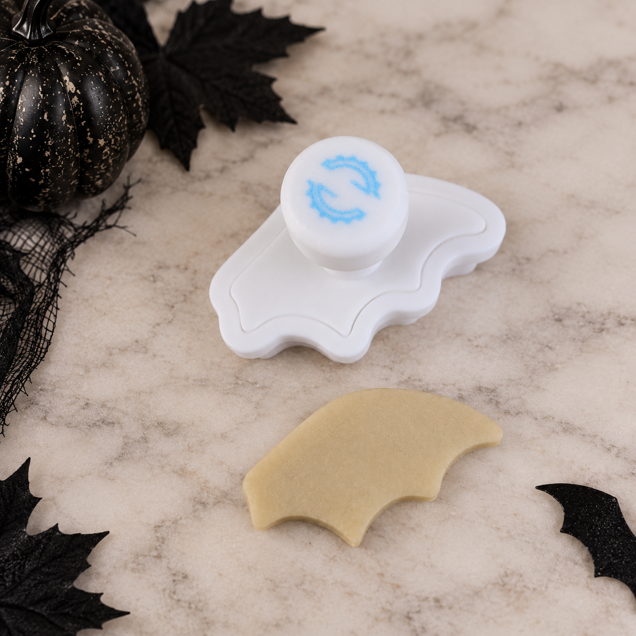 Wing Cake Pop Cutter with Matching Plunger